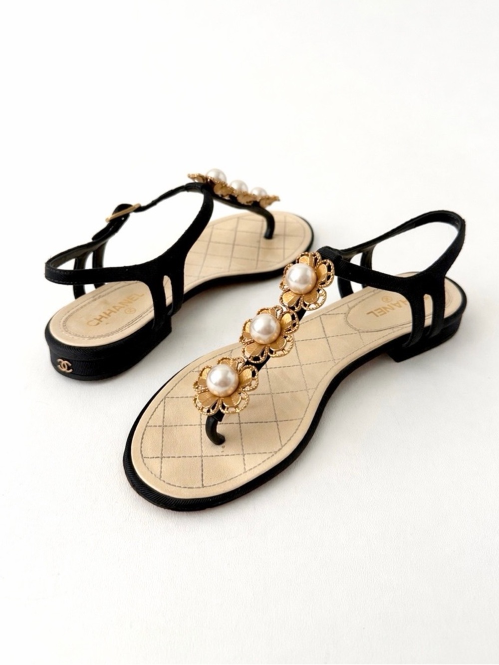 CHANEL‎ | Pearl Camellia Black Grosgrain Thong Sandals CC Logo Slingback EU 37C